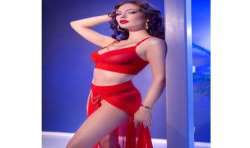 CHILIROSE CR 4850 SET TOP ROJO Y LEGGINS CON COMPLEMENTOS DORADOS S