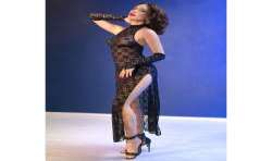 CHILIROSE CR 4853 VESTIDO NEGRO DE ENCAJE CON GUANTES S M